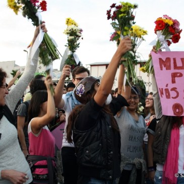 'Aangenaam, wij zijn het volk', staat op het bord