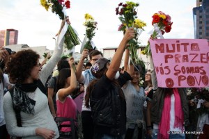 'Aangenaam, wij zijn het volk', staat op het bord