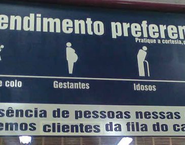 In Brazilië krijgen ouderen voorrang in de rij.